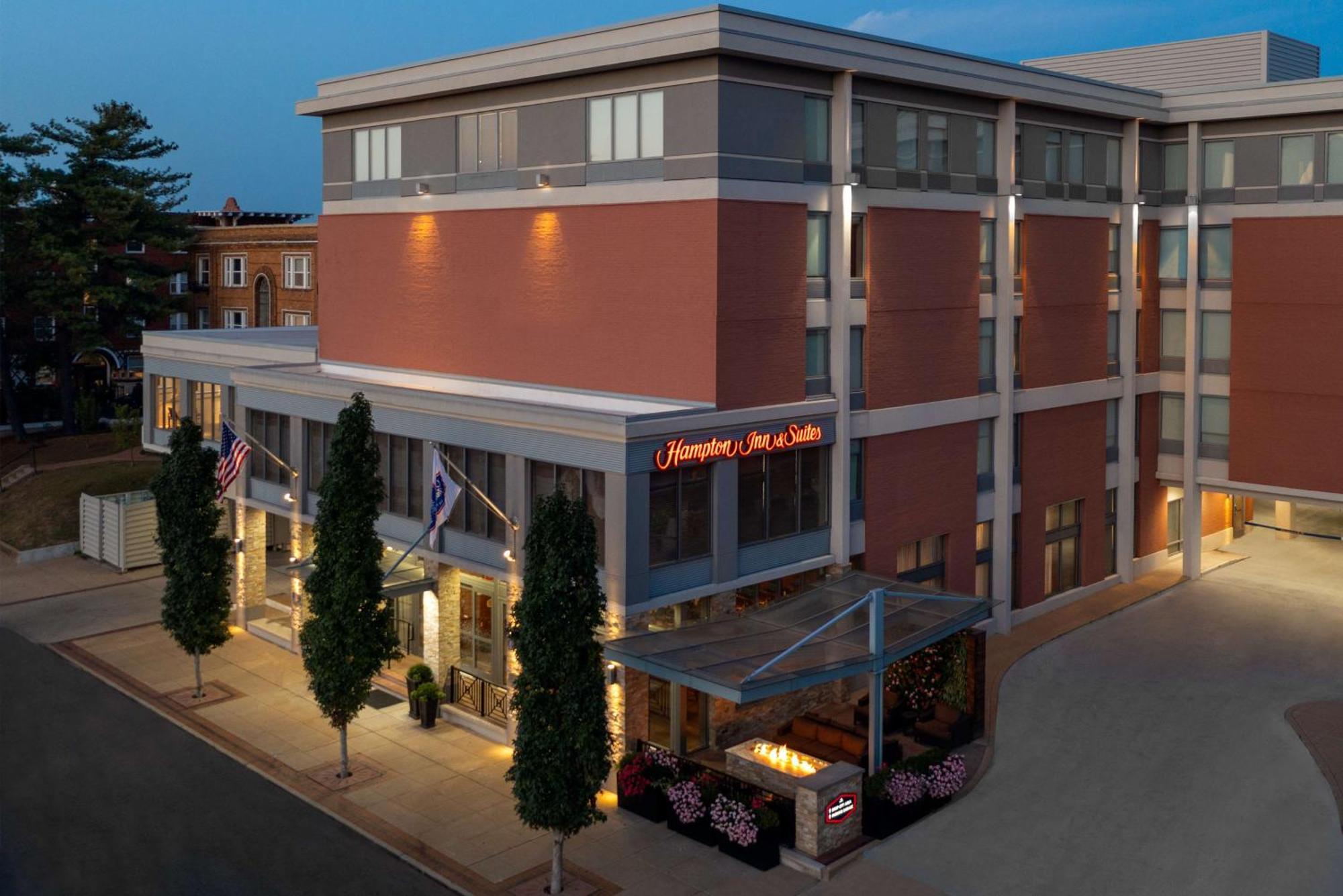 Hampton Inn And Suites Clayton/St. Louis-Galleria Area Exterior photo